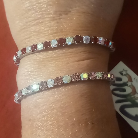 2 Single royale expandable bracelets. Full of color easy on & off. - Picture 3 of 7